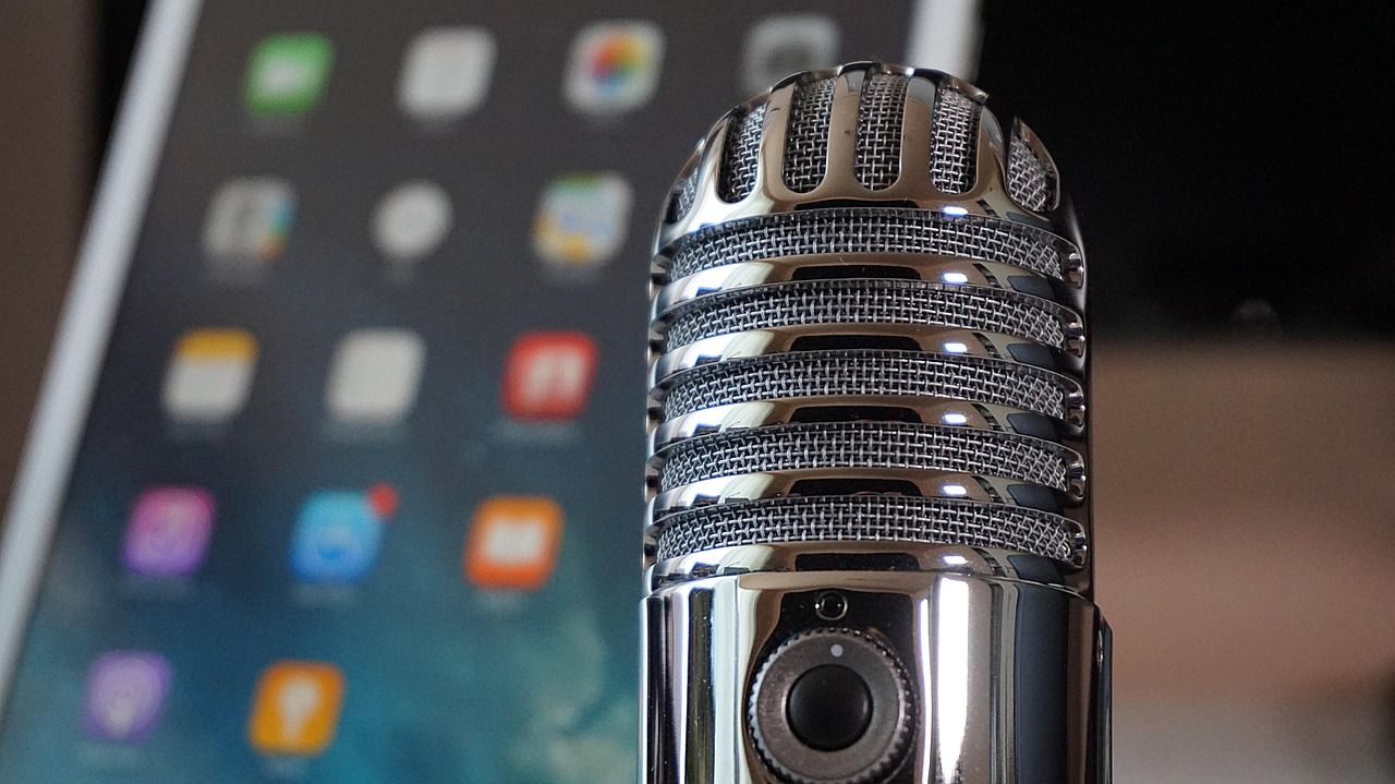 découvrez les meilleurs podcasts pour tous les goûts : actualités, divertissement, développement personnel, et bien plus. trouvez, écoutez et partagez vos émissions préférées dès maintenant !